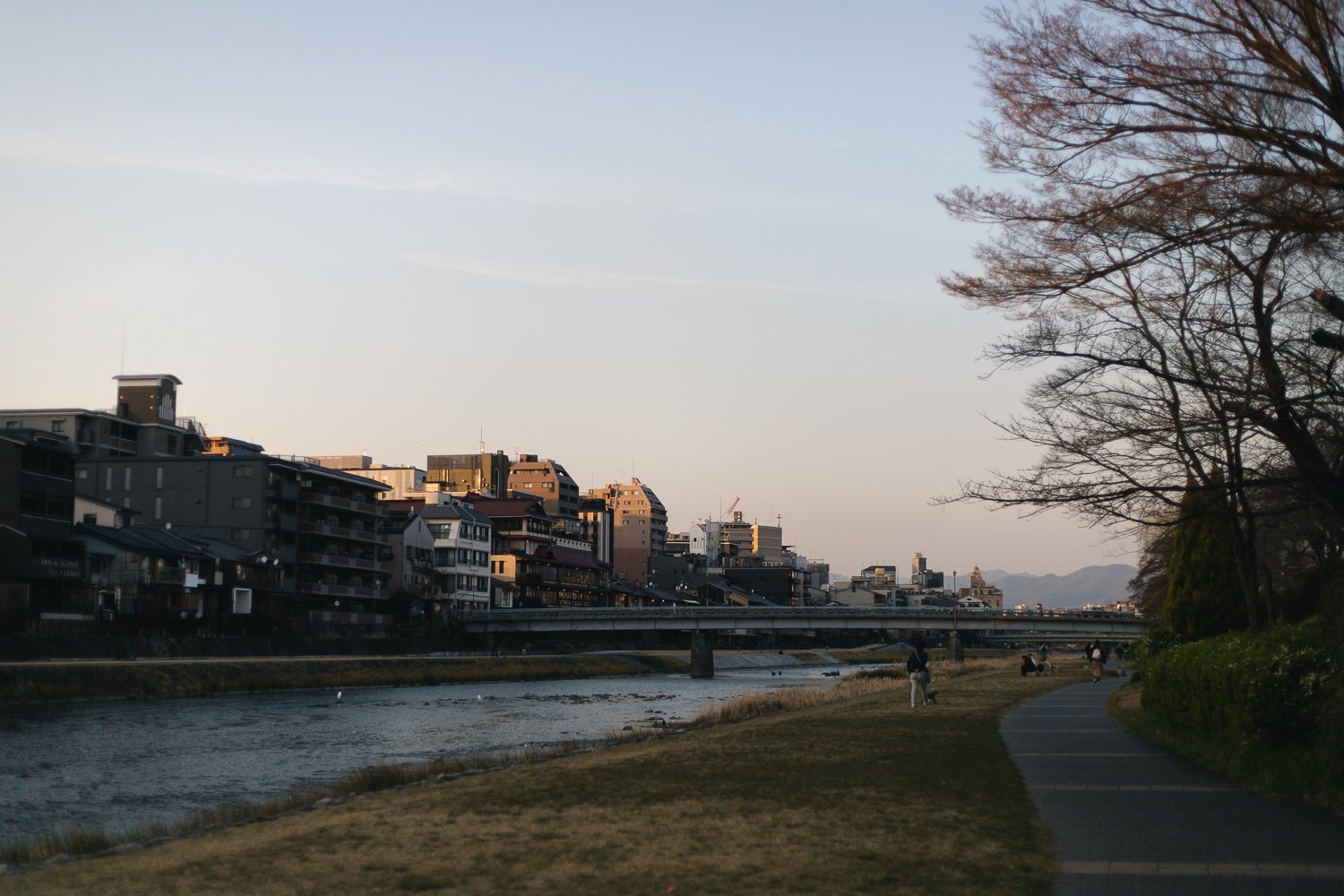 Le long de la rivière à Kyoto, un autre des spots photo de Kyoto