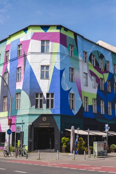 Street art près d'Urban Nation à Berlin