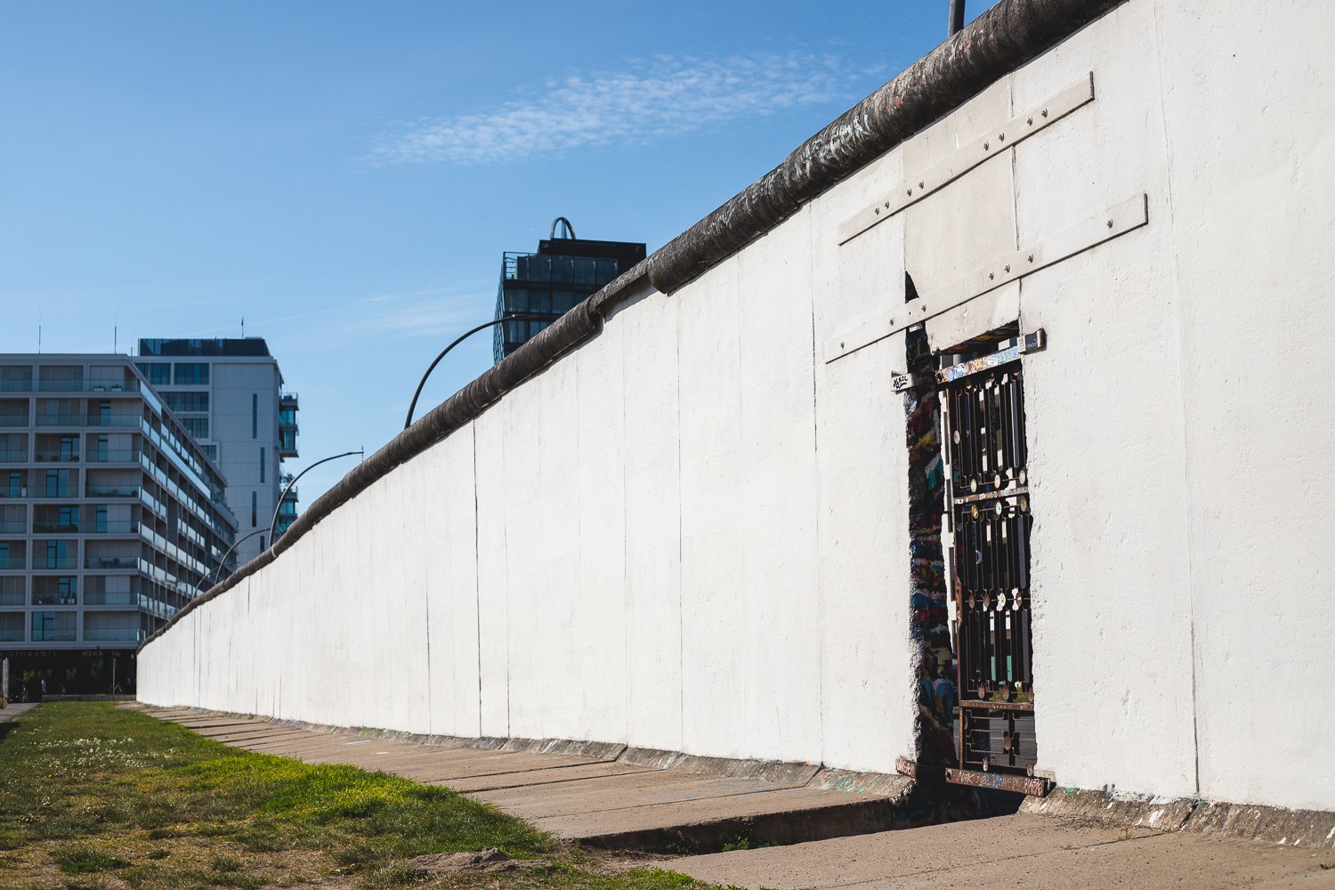 l'East side gallery complètement blanche de l'autre coté
