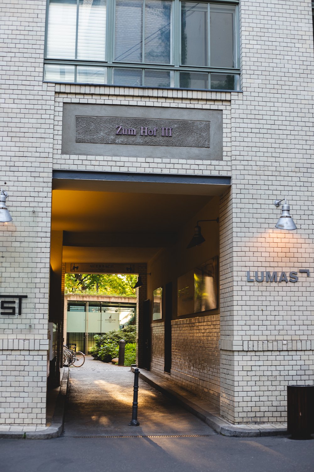 Un passage pour passer d'une cour à l'autre dans Hackesche Höfe