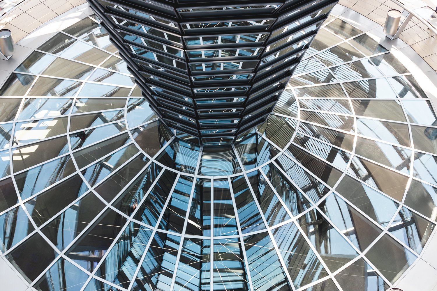 L'intérieur de la coupole du Reichstag